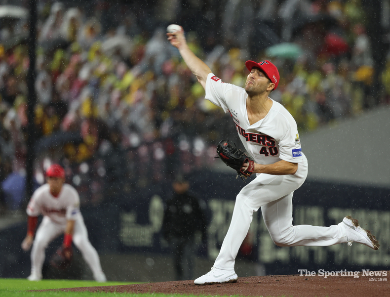 21일 광주 기아챔피언스필드에서 열린 2024 신한 SOL뱅크 KBO 포스트시즌 한국시리즈 1차전 삼성 라이온즈와 KIA 타이거즈의 경기. 1회초 KIA 선발 네일이 역투하고 있다. /광주=연합뉴스