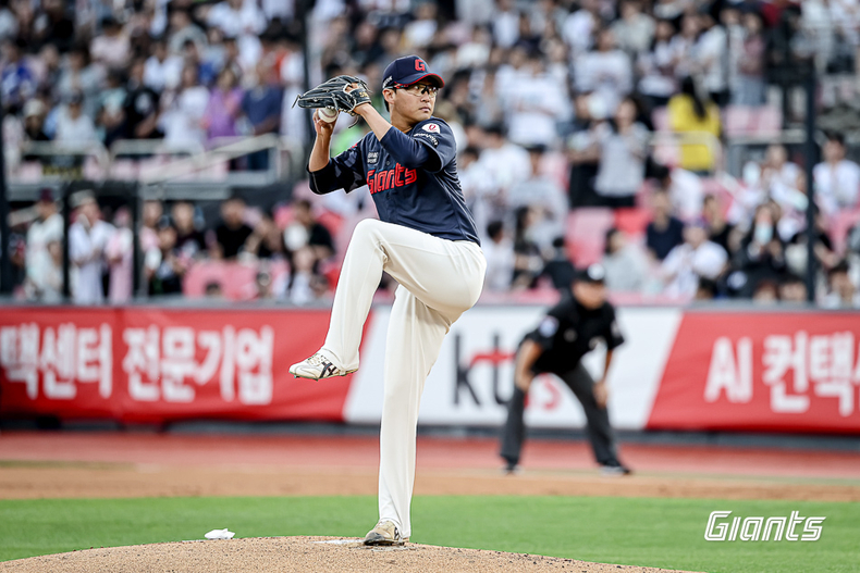 역투하는 박세웅. /사진=롯데 자이언츠 홈페이지