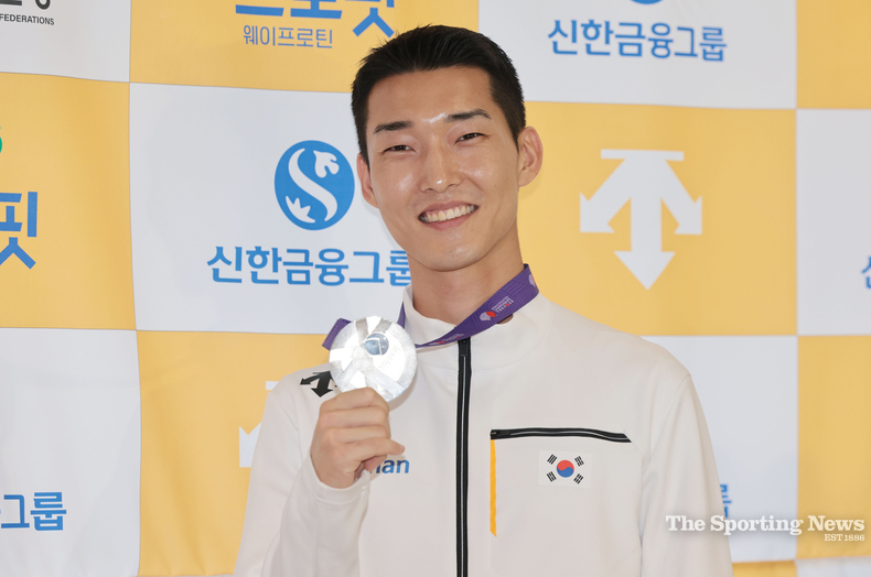 우상혁, 세계육상선수권 은메달 획득. / 연합뉴스