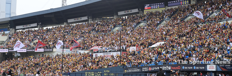 26일 서울 잠실야구장에서 열린 2025 프로야구 KBO리그 / 연합뉴스